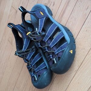 KEEN Newport H2 waterproof sandals navy blue black 8.5
